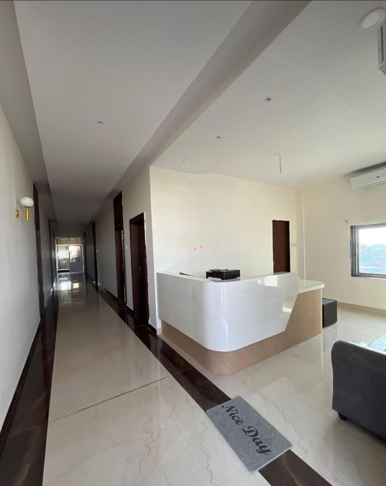 Sunshine Residency Hotel Mancheral Ngoại thất bức ảnh